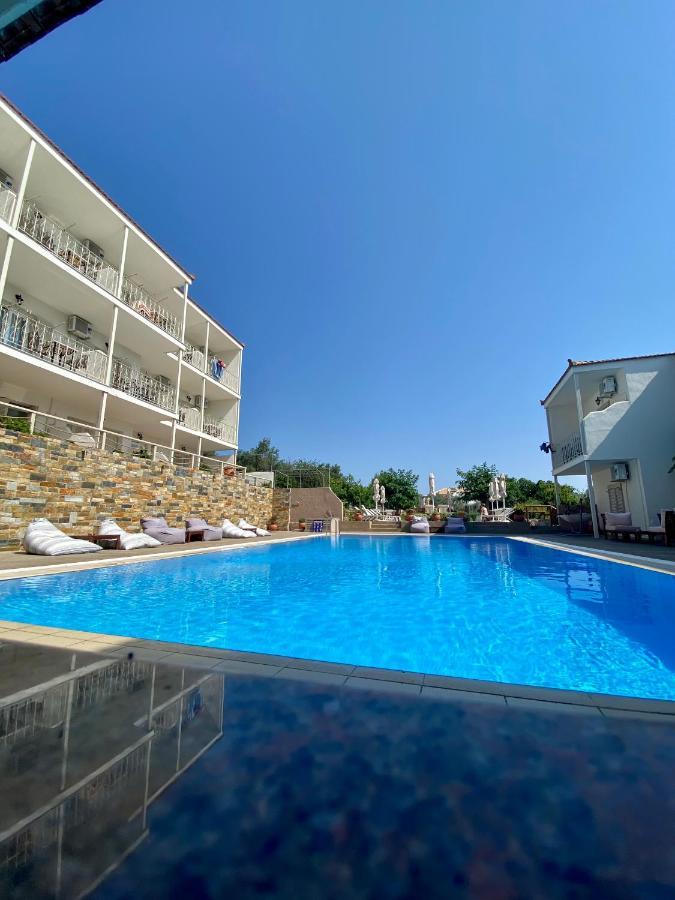 Hotel Nereides Patitiri  Exterior photo